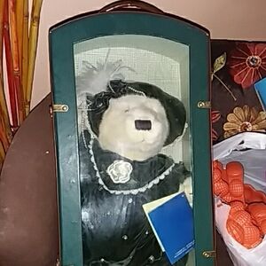 Classic Dandee Passport Collectible Teddy Bear Display Case – Home Accents